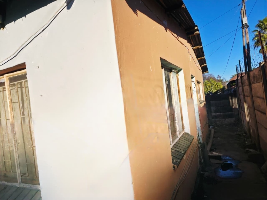 5 Bedroom Property for Sale in Oos Einde North West